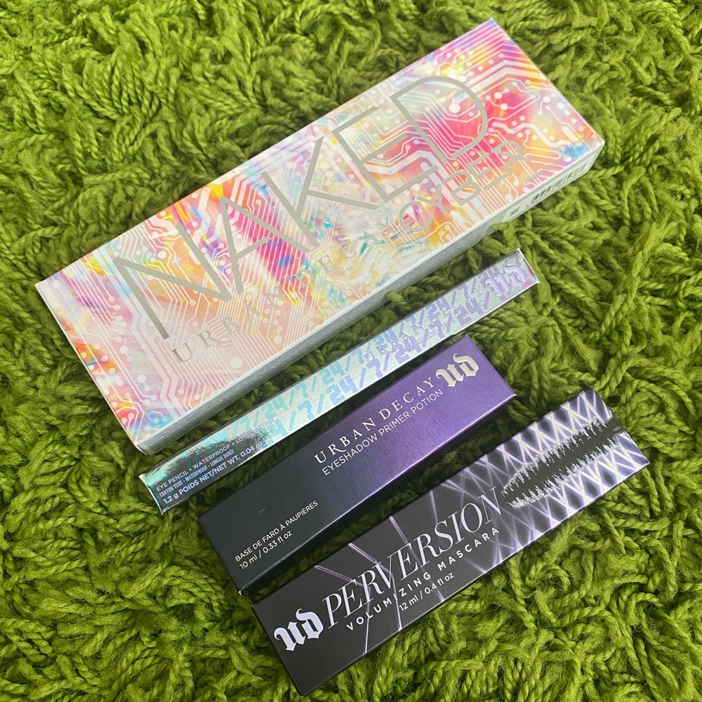 Urban Decay Cyber Palette Bundle
